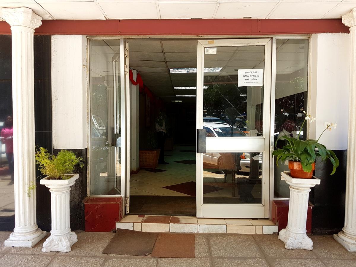 The Lusaka Hotel Luaran gambar