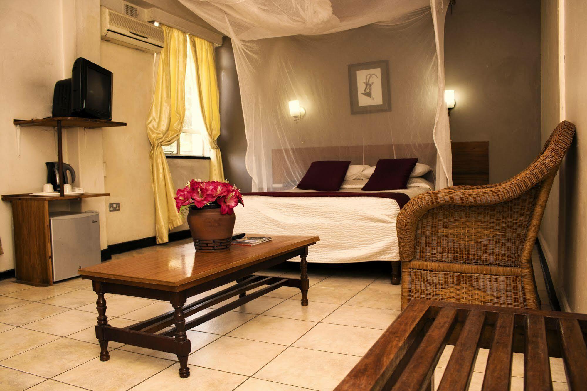 The Lusaka Hotel Luaran gambar